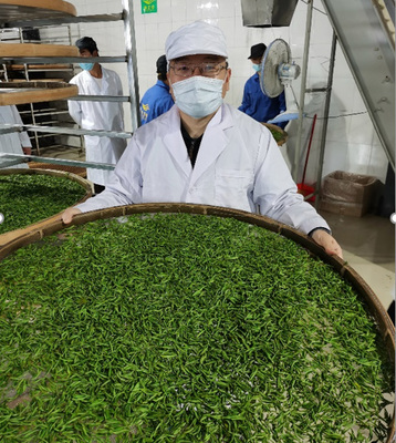 李國(guó)文 以產(chǎn)業(yè)扶貧聯(lián)動(dòng)消費(fèi)扶貧，用茶葉加工攻克深度貧困堡壘